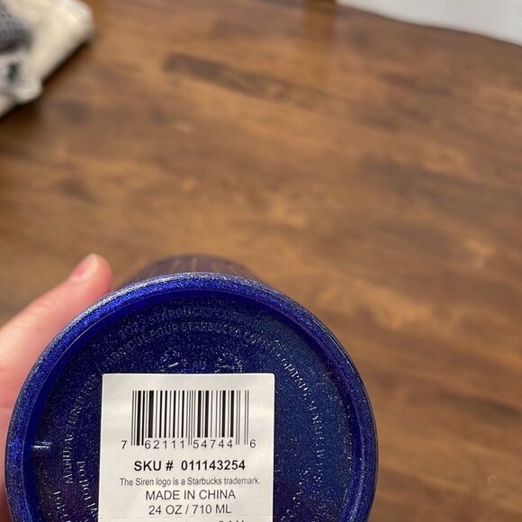 NEW Starbucks Summer 2023 Blue Sparkle Grid Plastic Venti 24 OZ Tumbler - Picture 4 of 5